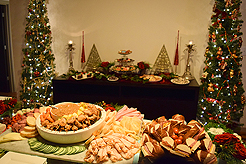 A COCKTAIL CHRISTMAS PARTY